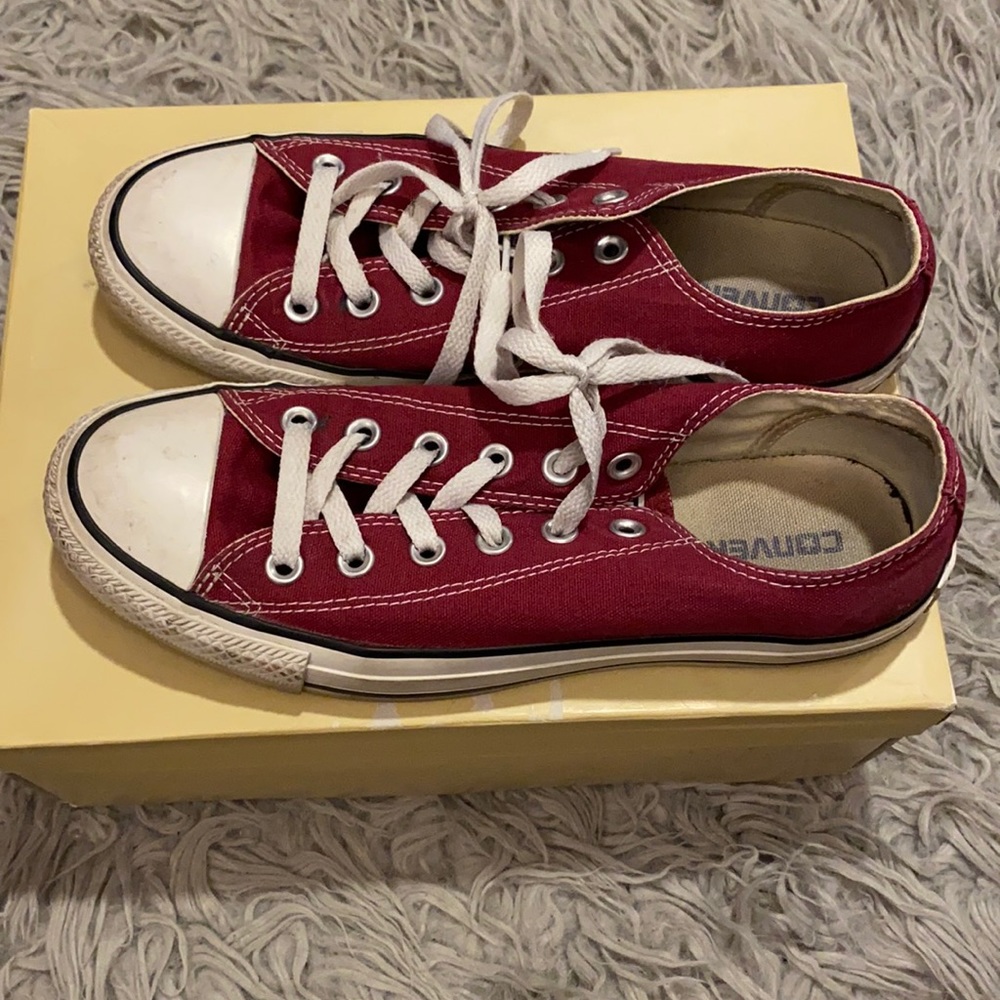 Burgundy converse